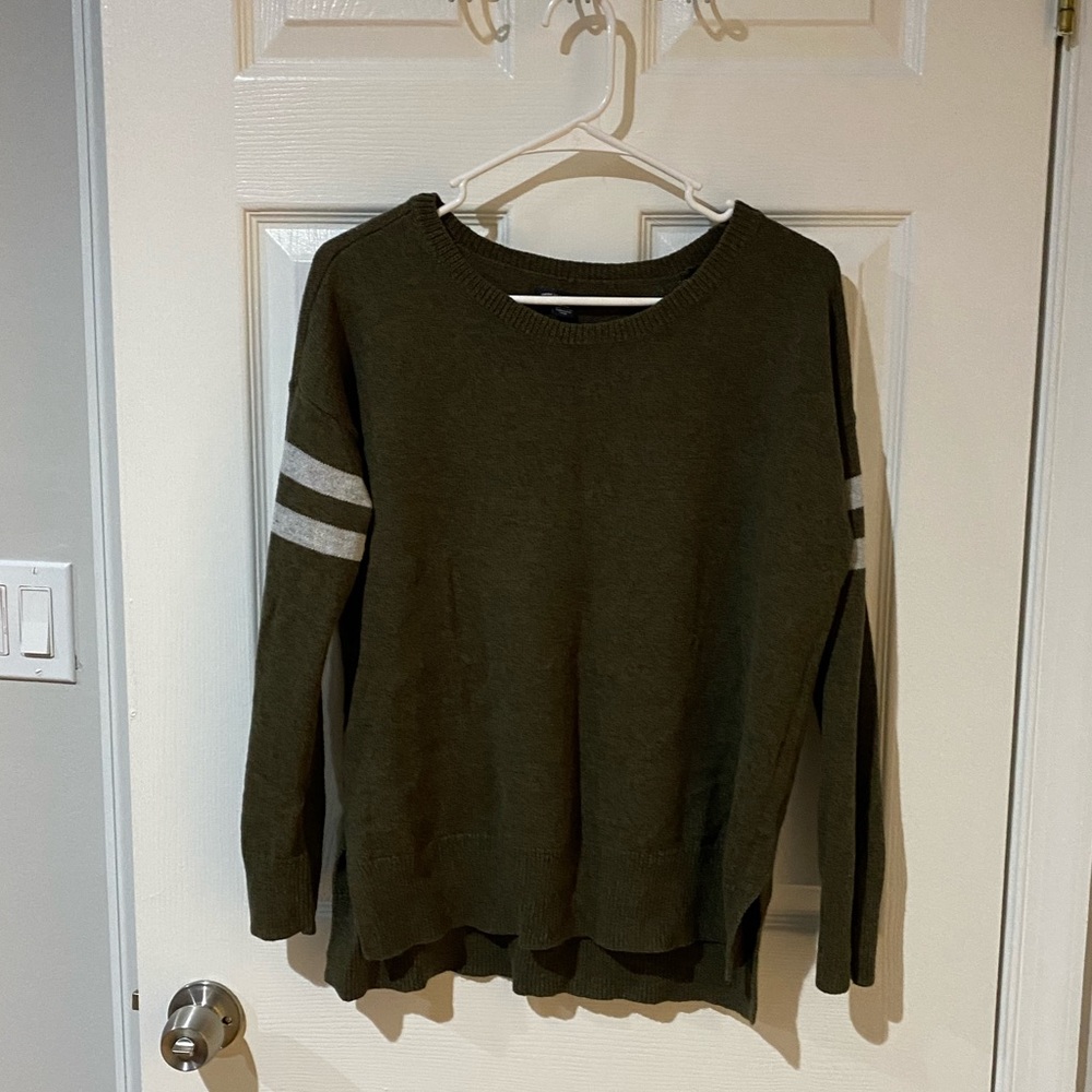Olive green American eagle sweater size medium